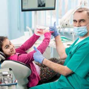 Travel Dental Care Advice From a Dentist Near Me in Monrovia